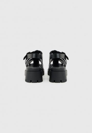 Босоножки на платформе