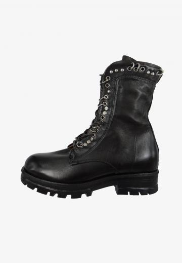 Ботинки на шнуровке