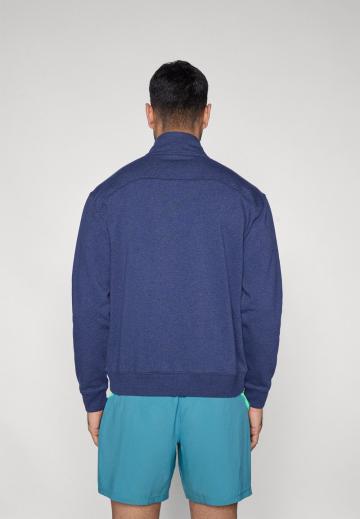 Спортивная кофта