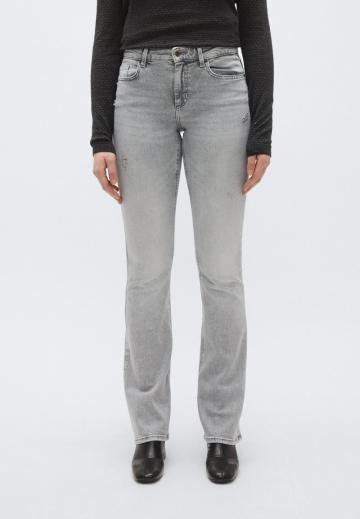 Клешеные джинсы