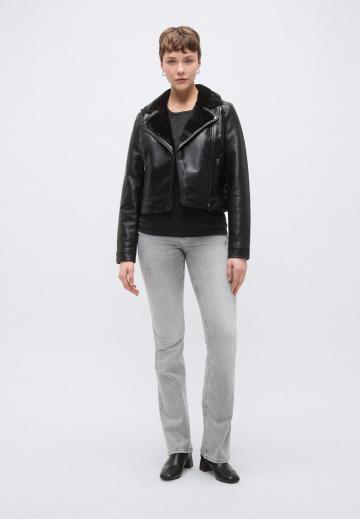 Клешеные джинсы