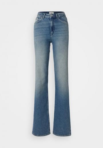 Свободные джинсы