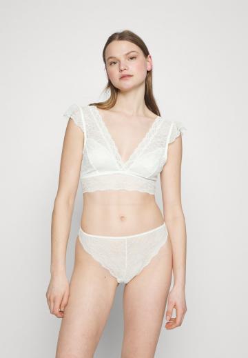 Бюстгальтер без косточек