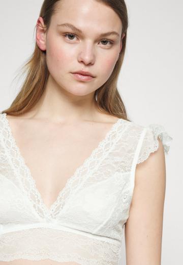 Бюстгальтер без косточек