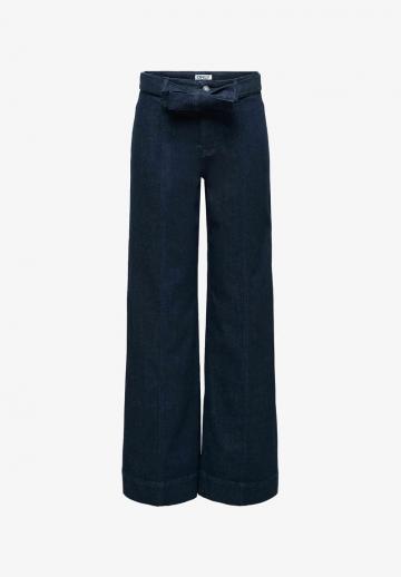 Джинсовый комбинезон