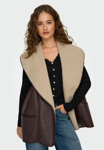 Пуховой жилет