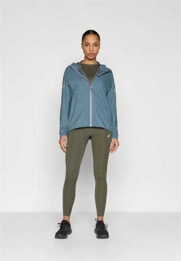 Спортивная куртка