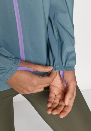 Спортивная куртка