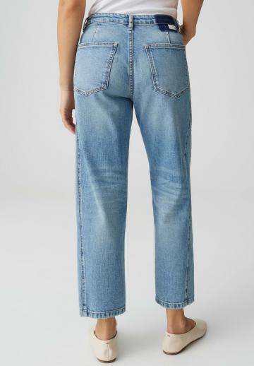 Прямые джинсы