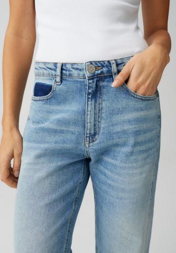 Прямые джинсы
