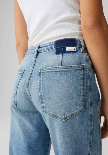 Прямые джинсы