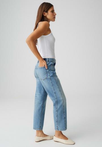 Прямые джинсы