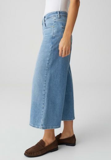 Короткие джинсы