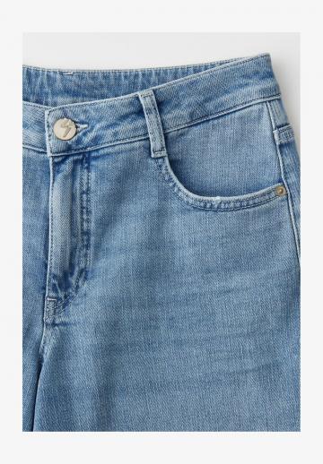 Короткие джинсы