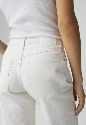 Прямые джинсы