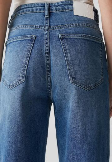 Прямые джинсы
