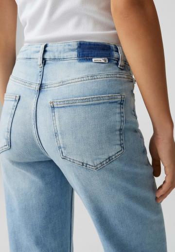 Прямые джинсы