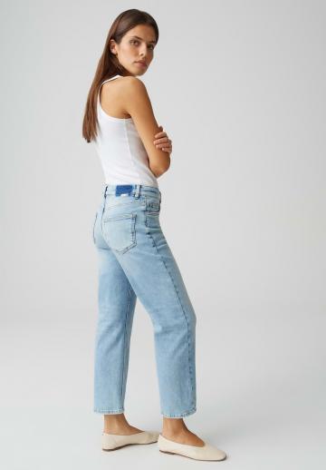 Прямые джинсы