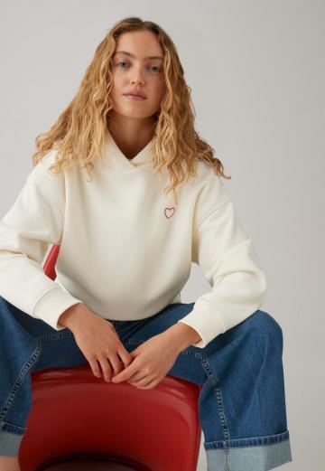 Пуловер с капюшоном