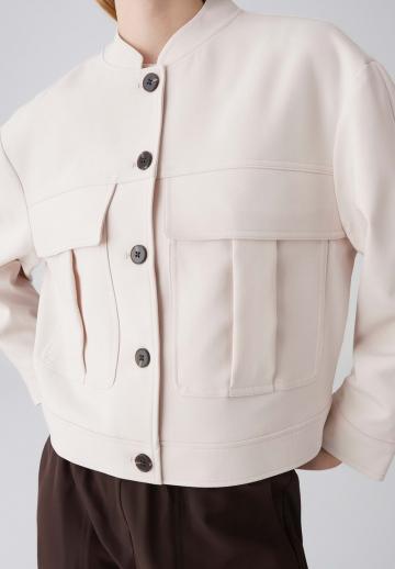 Куртка с накладнымит карманами