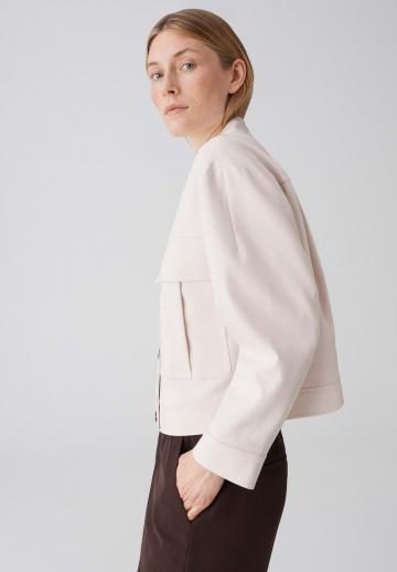 Куртка с накладнымит карманами