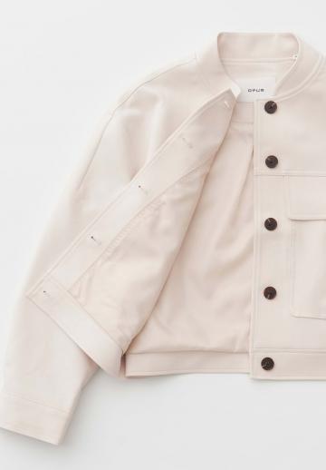 Куртка с накладнымит карманами