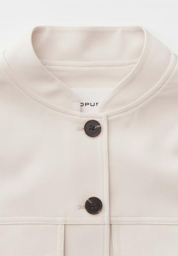 Куртка с накладнымит карманами