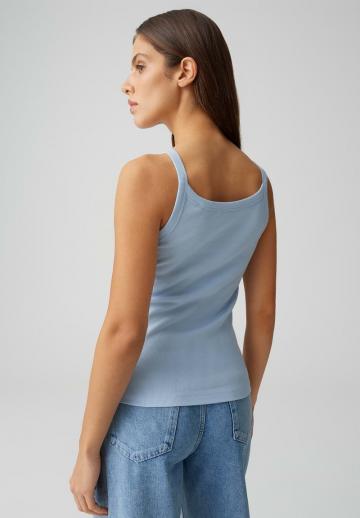 Топ на бретельках