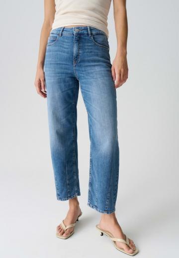 Прямые джинсы