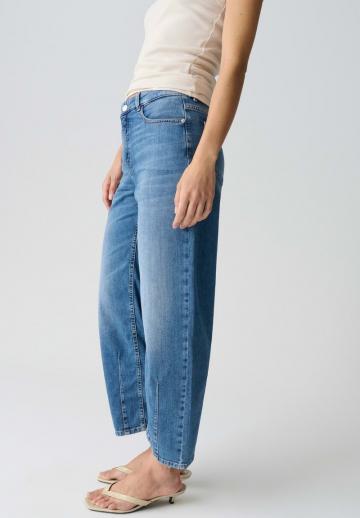 Прямые джинсы