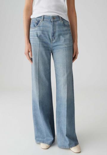 Клешеные джинсы
