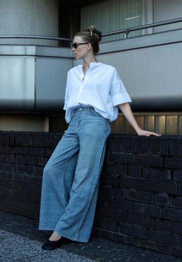 Клешеные джинсы