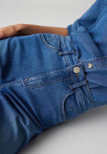 Клешеные брюки