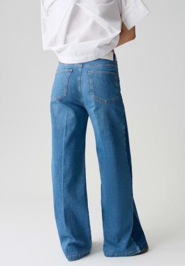 Клешеные брюки