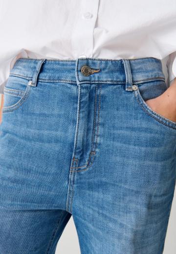 Клешеные брюки