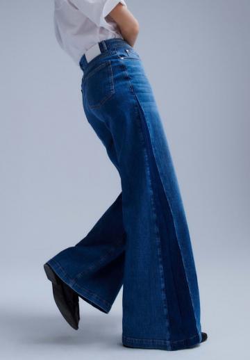 Клешеные брюки