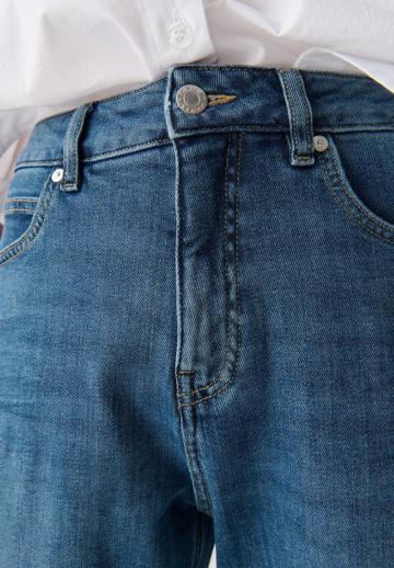 Свободные джинсы