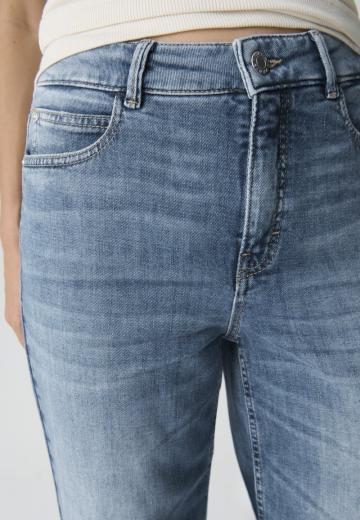 Короткие джинсы