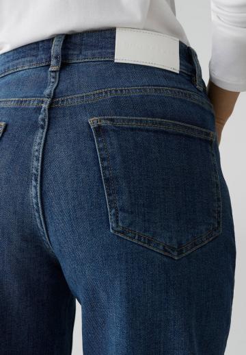 Короткие джинсы