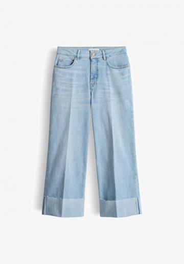 Прямые джинсы