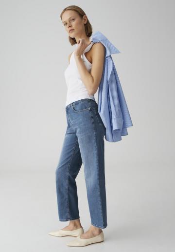 Прямые джинсы