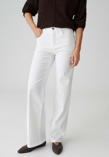 Прямые джинсы