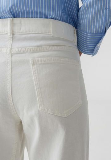 Короткие джинсы