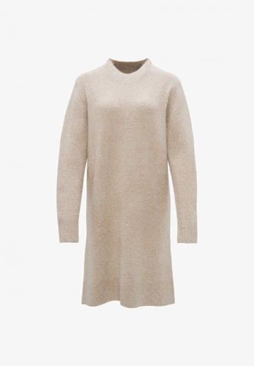 Вязаное платье