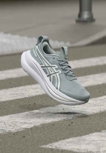 Беговые кроссовки