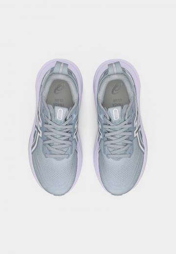 Беговые кроссовки