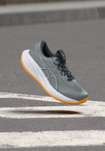 Беговые кроссовки