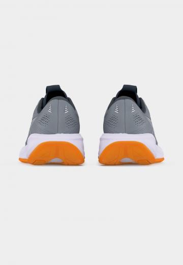 Беговые кроссовки