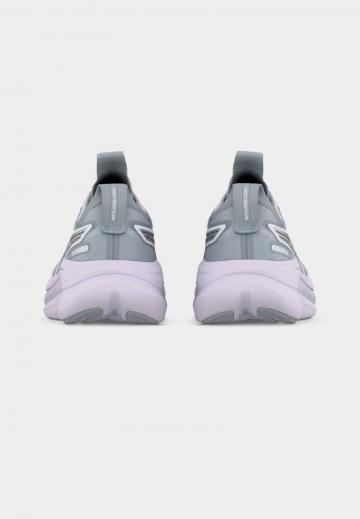 Беговые кроссовки