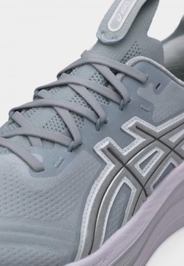 Беговые кроссовки